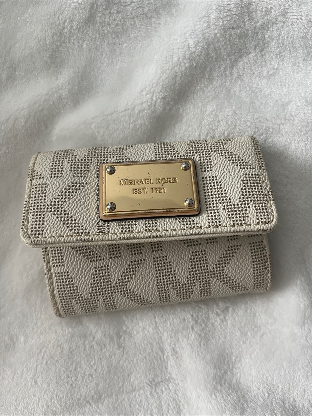 Michael Kors Beige/Tan MK Logo Tote, Crossbody & Wallet Set - Picture 3 of 15
